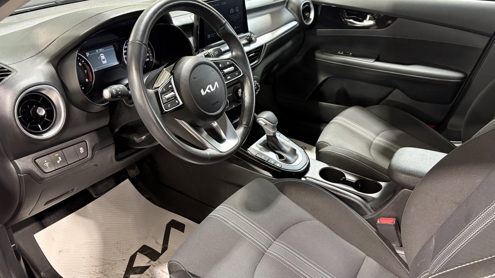 2024 Kia Forte - Image 14