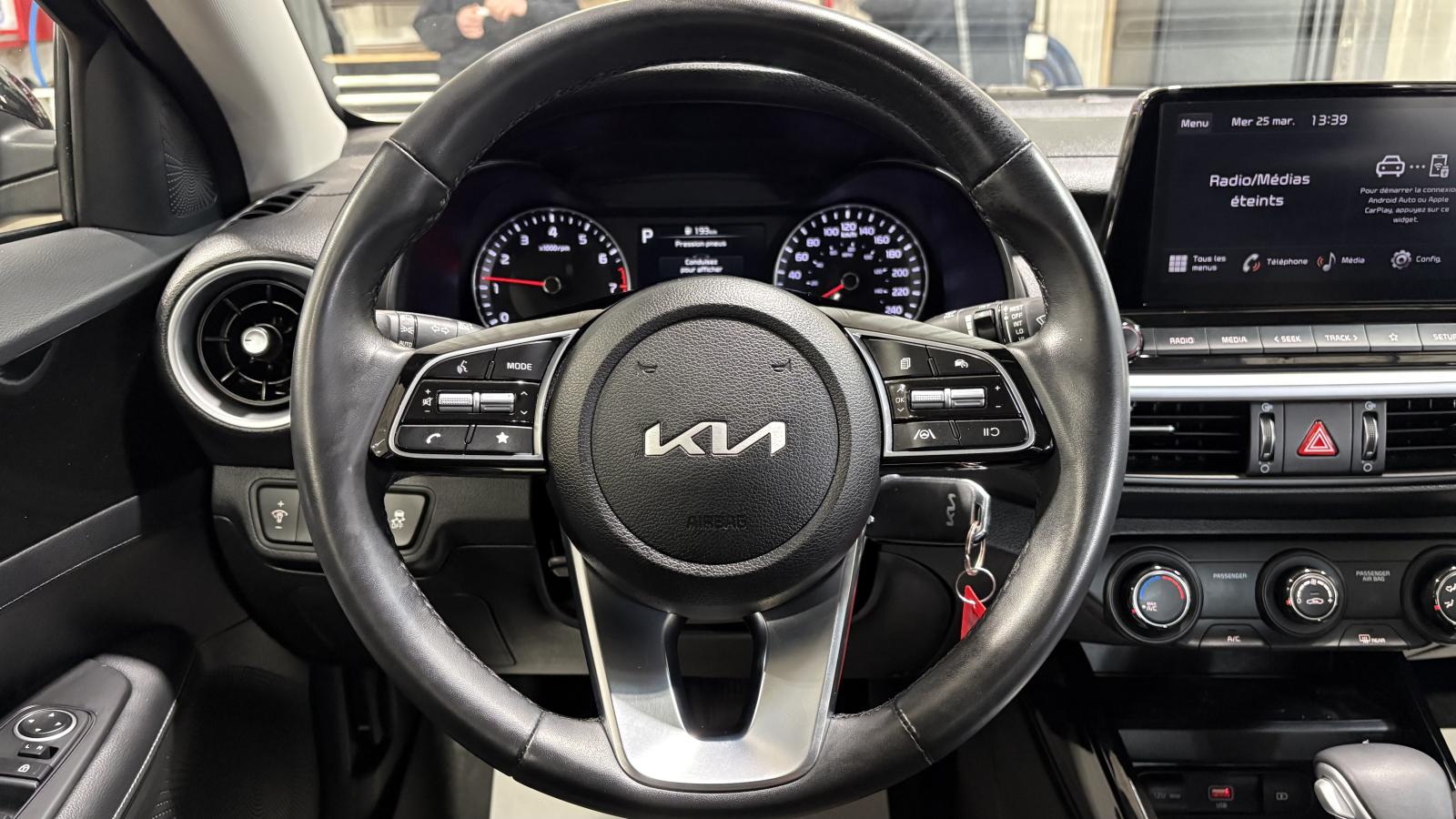 2024 Kia Forte - Image 15