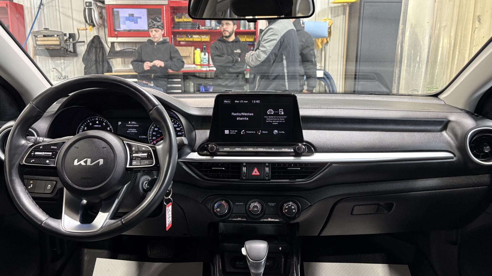 2024 Kia Forte - Image 16