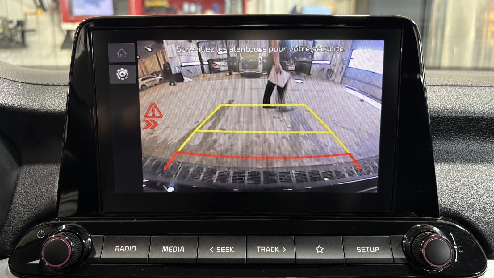 2024 Kia Forte - Image 21