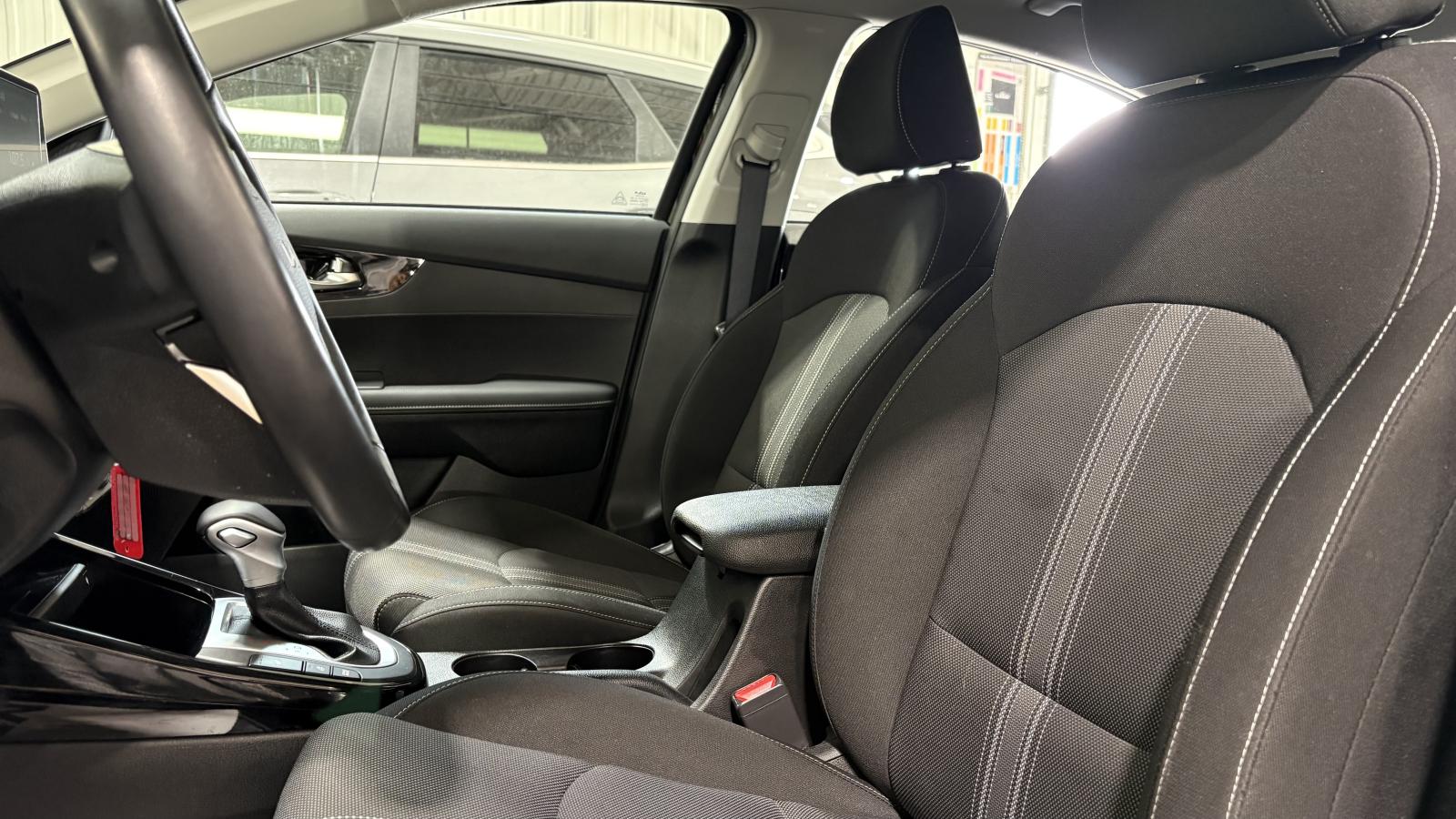 2024 Kia Forte - Image 22