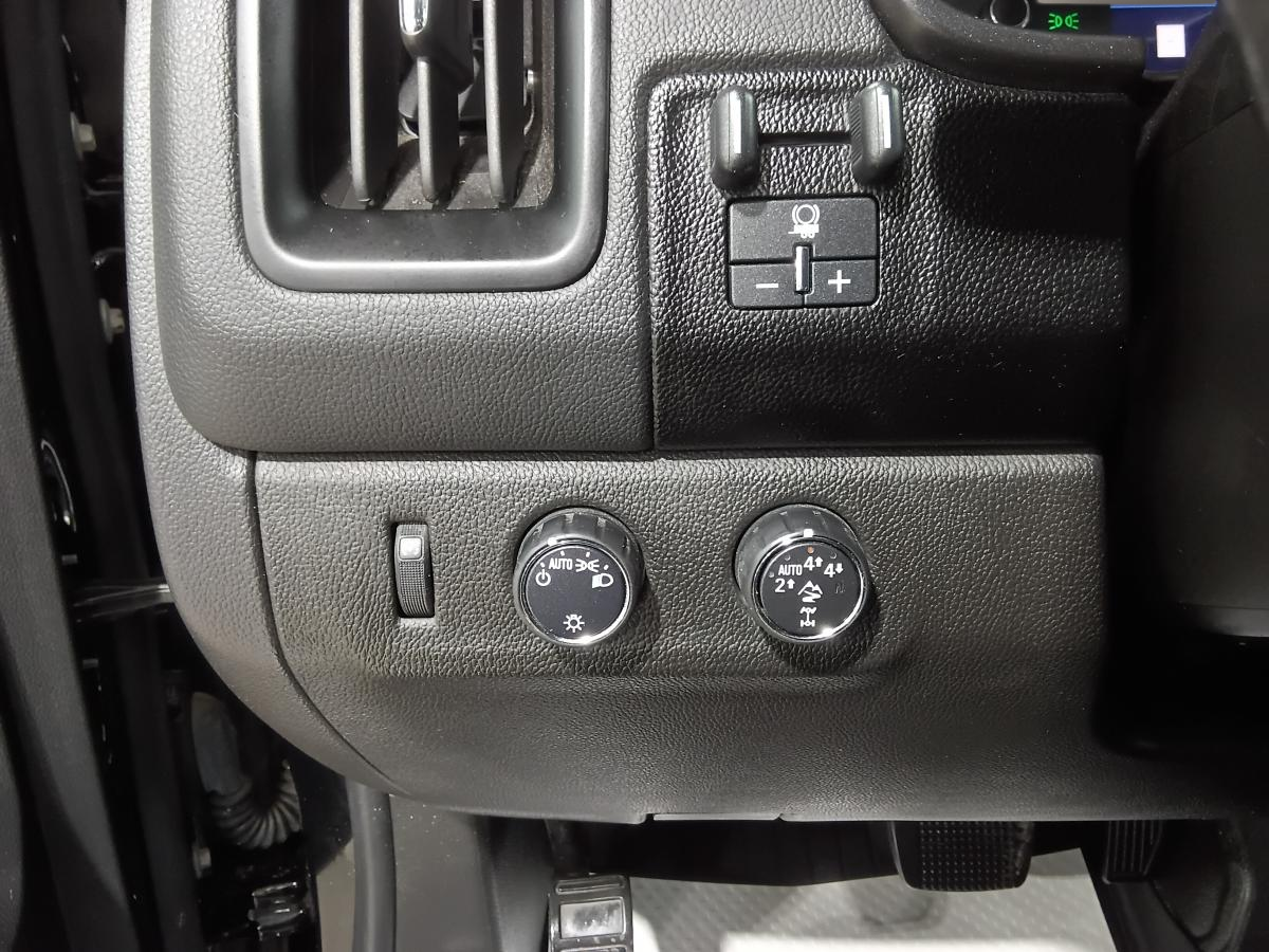 2021 Chevrolet Colorado - Image 21