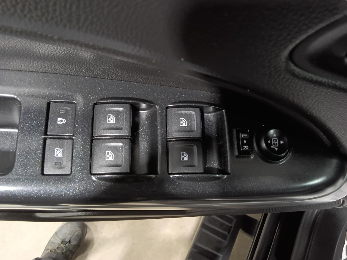 2021 Chevrolet Colorado - Image 22