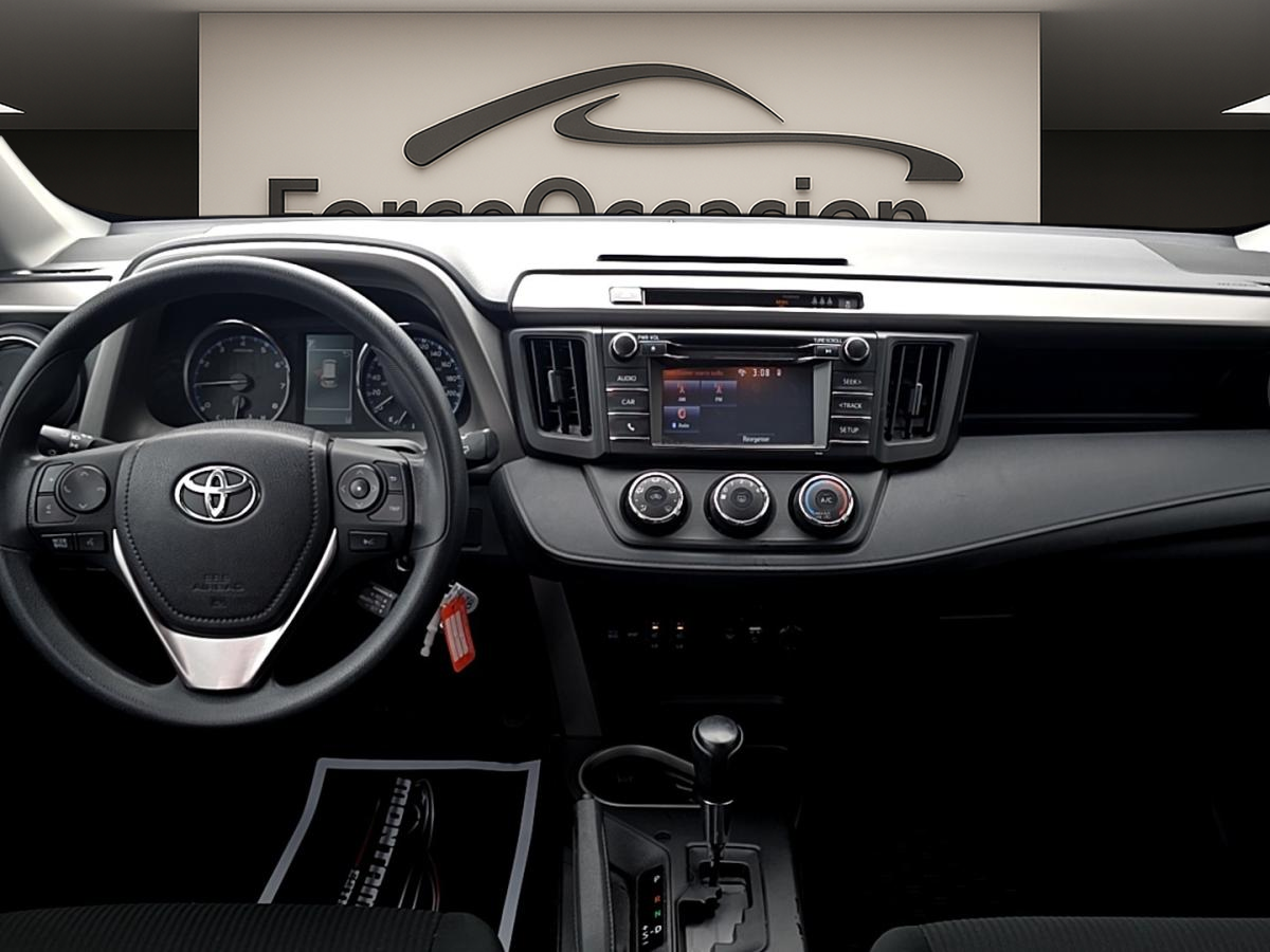 2017 Toyota RAV4 - Image 4
