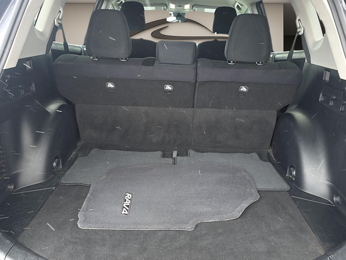 2017 Toyota RAV4 - Image 7