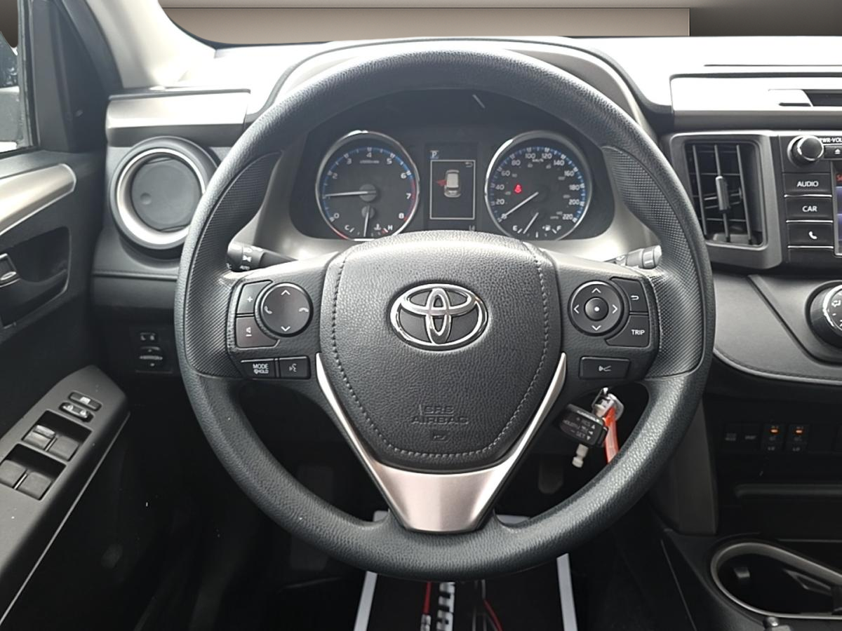 2017 Toyota RAV4 - Image 14