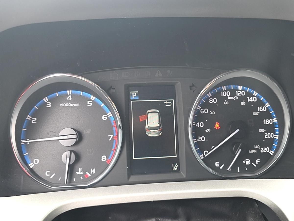 2017 Toyota RAV4 - Image 15