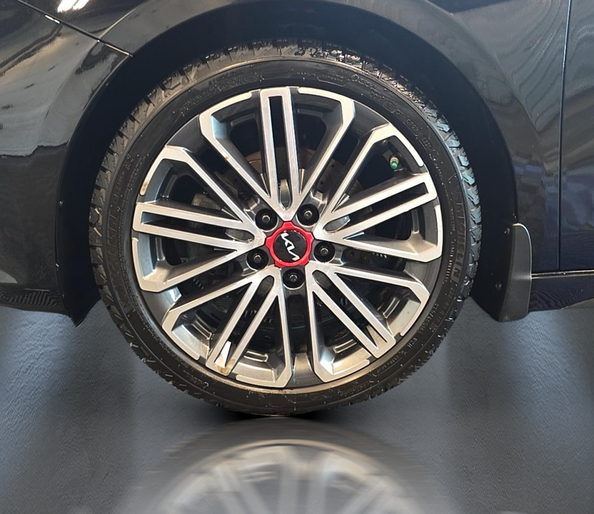 2023 Kia Forte - Image 13