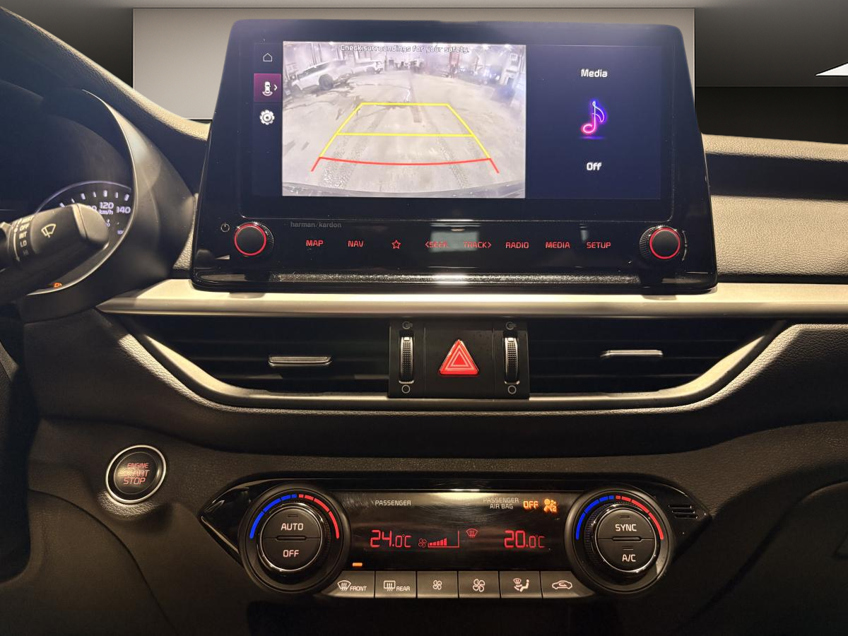 2023 Kia Forte - Image 18