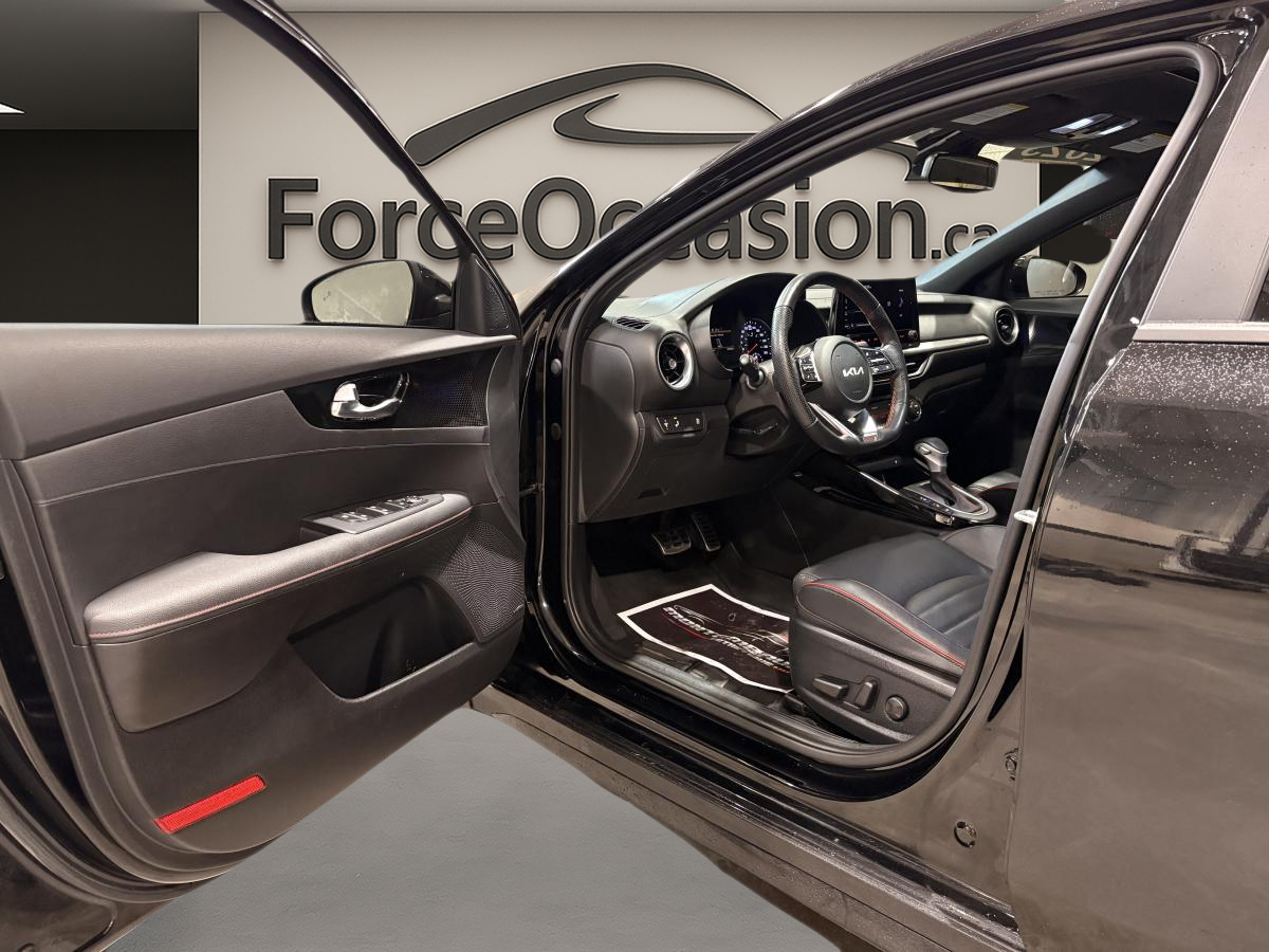 2023 Kia Forte - Image 21