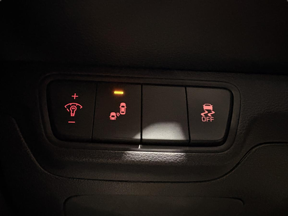 2023 Kia Forte - Image 23