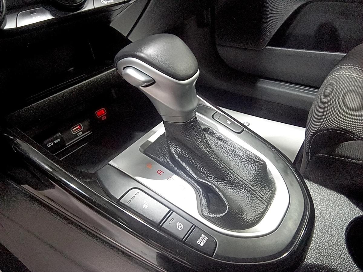 2024 Kia Forte - Image 17