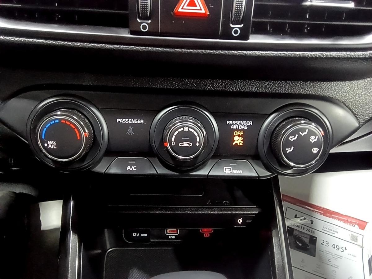 2024 Kia Forte - Image 24