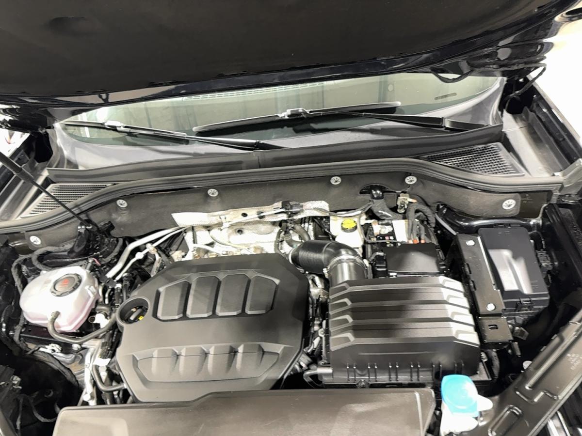 2025 Volkswagen Atlas - Image 10