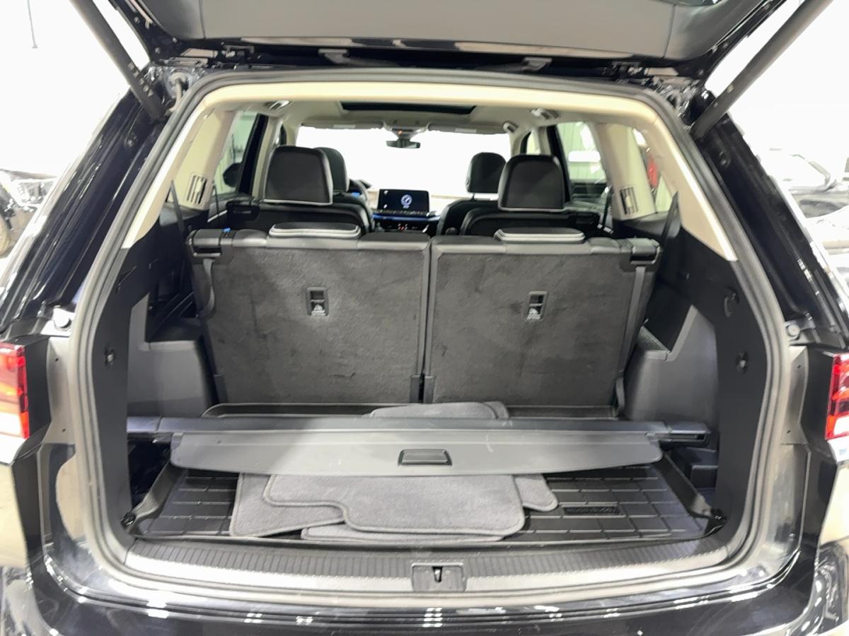 2025 Volkswagen Atlas - Image 11