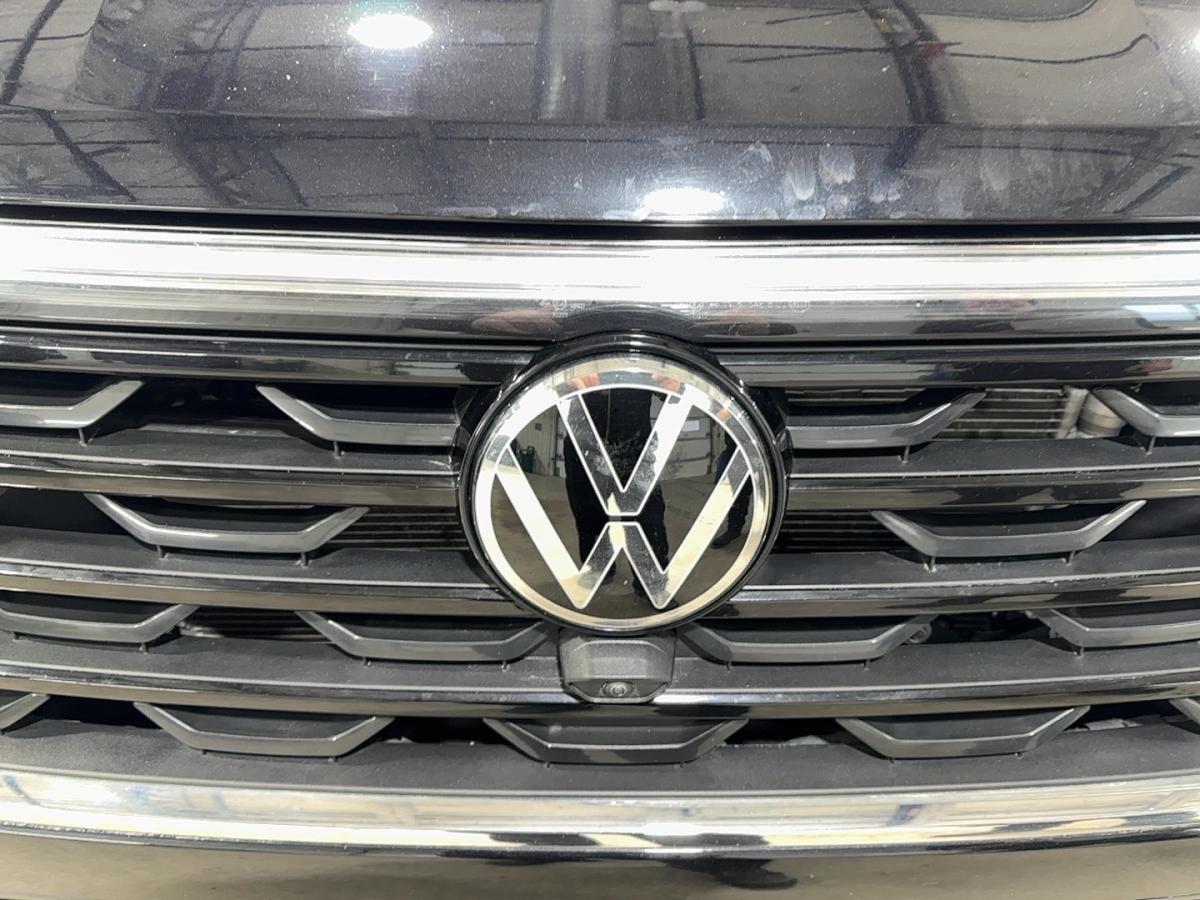 2025 Volkswagen Atlas - Image 13