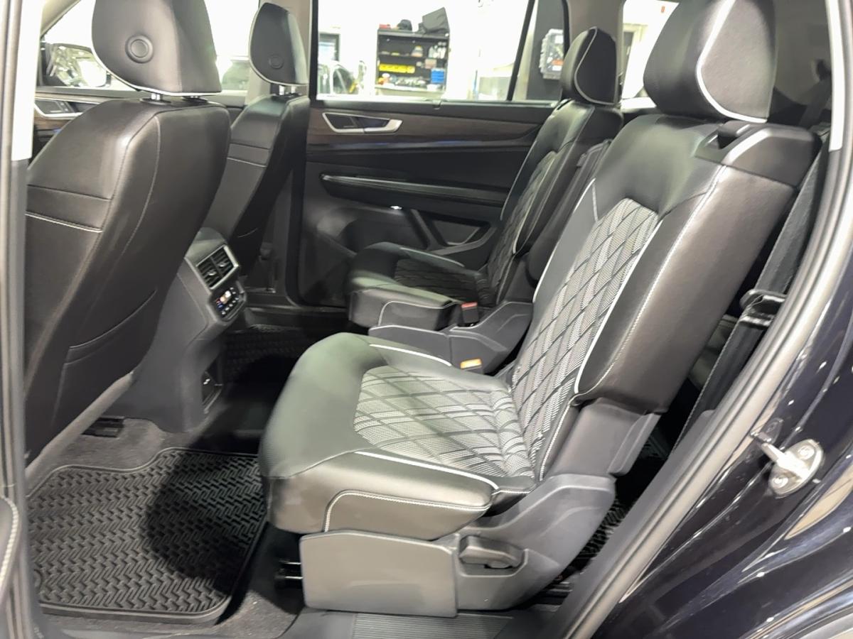 2025 Volkswagen Atlas - Image 23