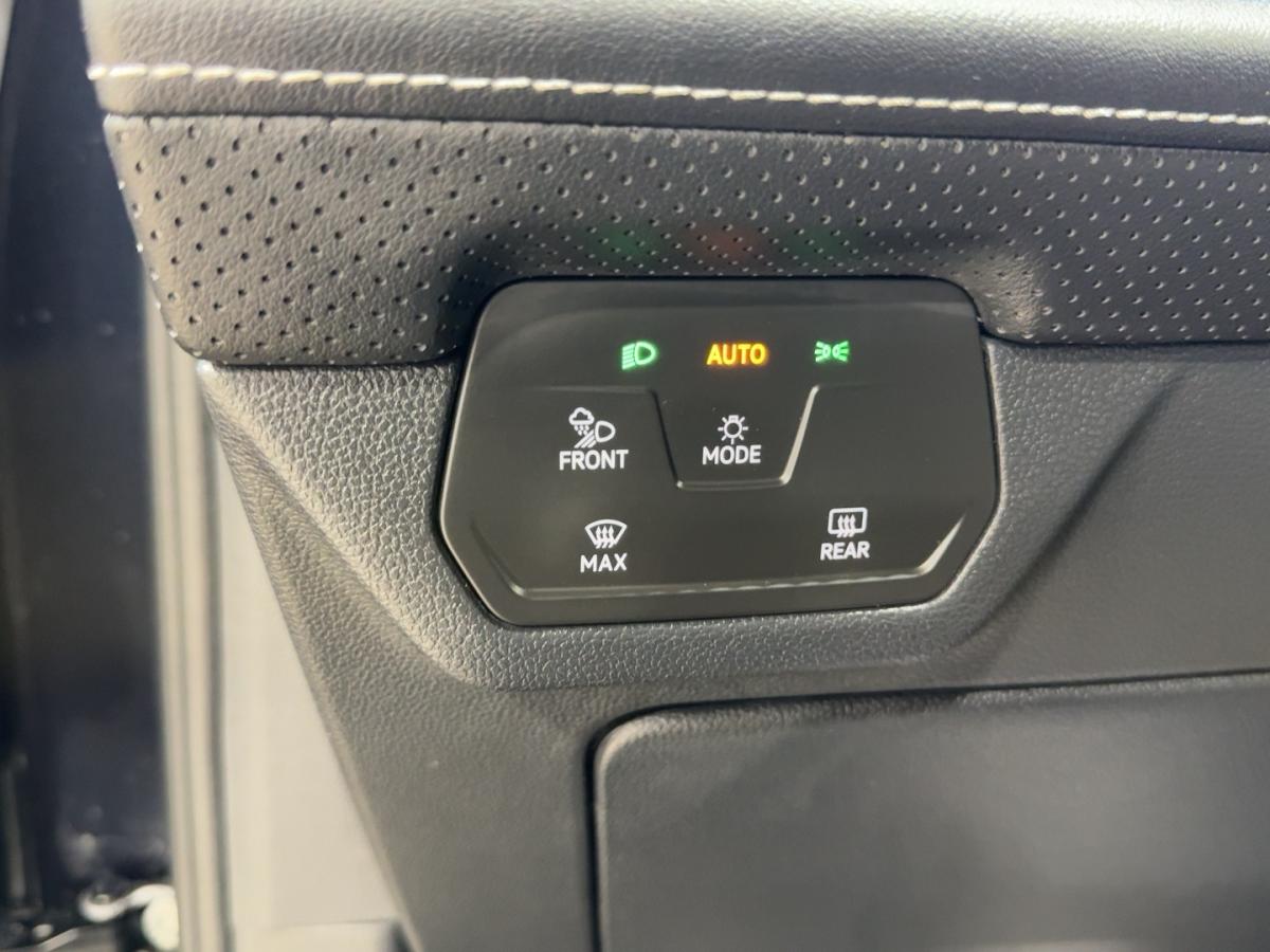 2025 Volkswagen Atlas - Image 28