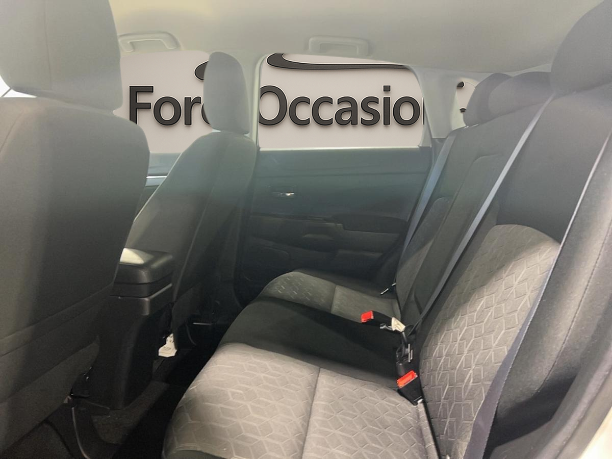 2021 Mitsubishi RVR - Image 22