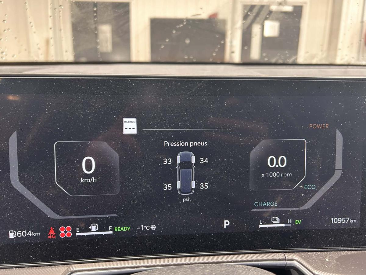 2025 Kia Sorento PHEV - Image 8