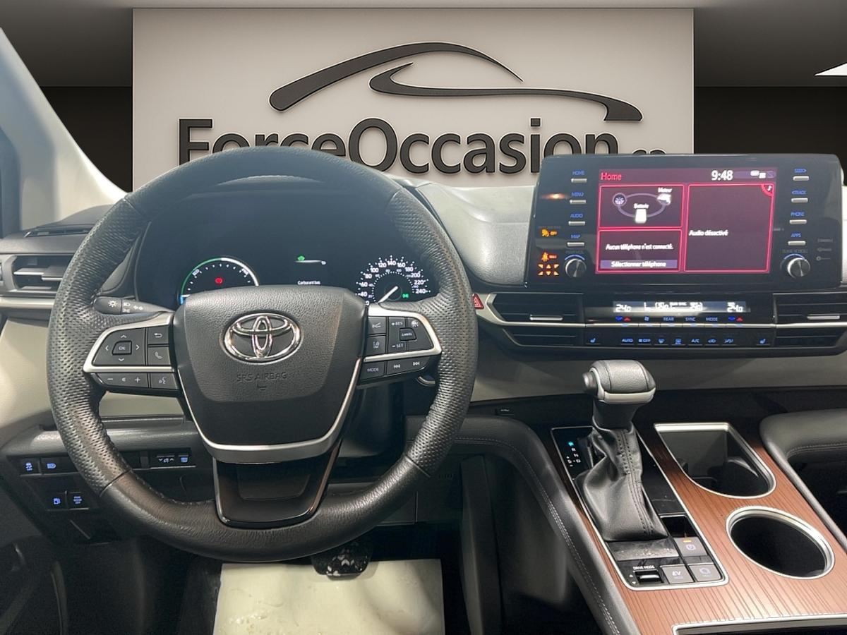 2023 Toyota Sienna - Image 4