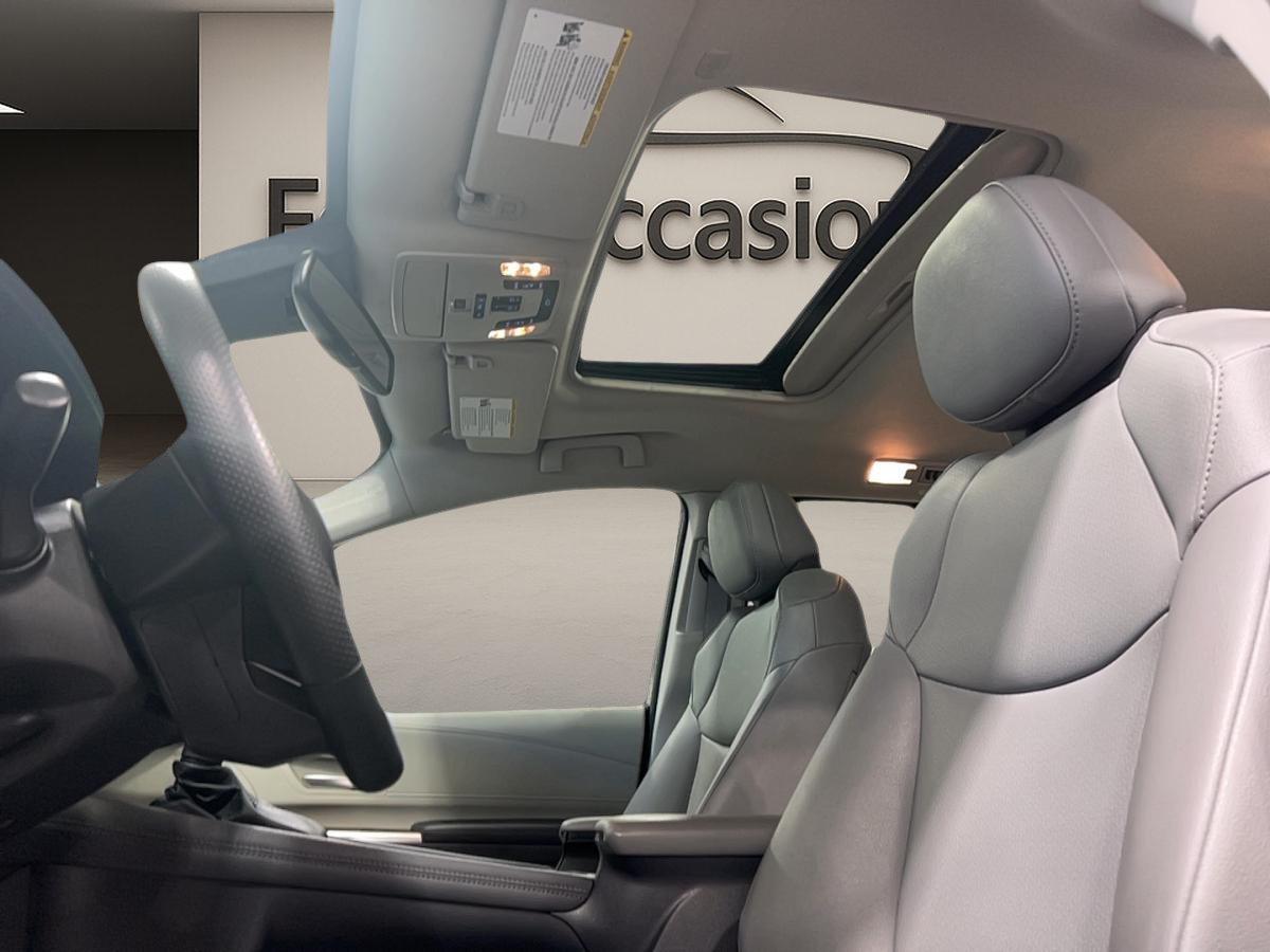 2023 Toyota Sienna - Image 5