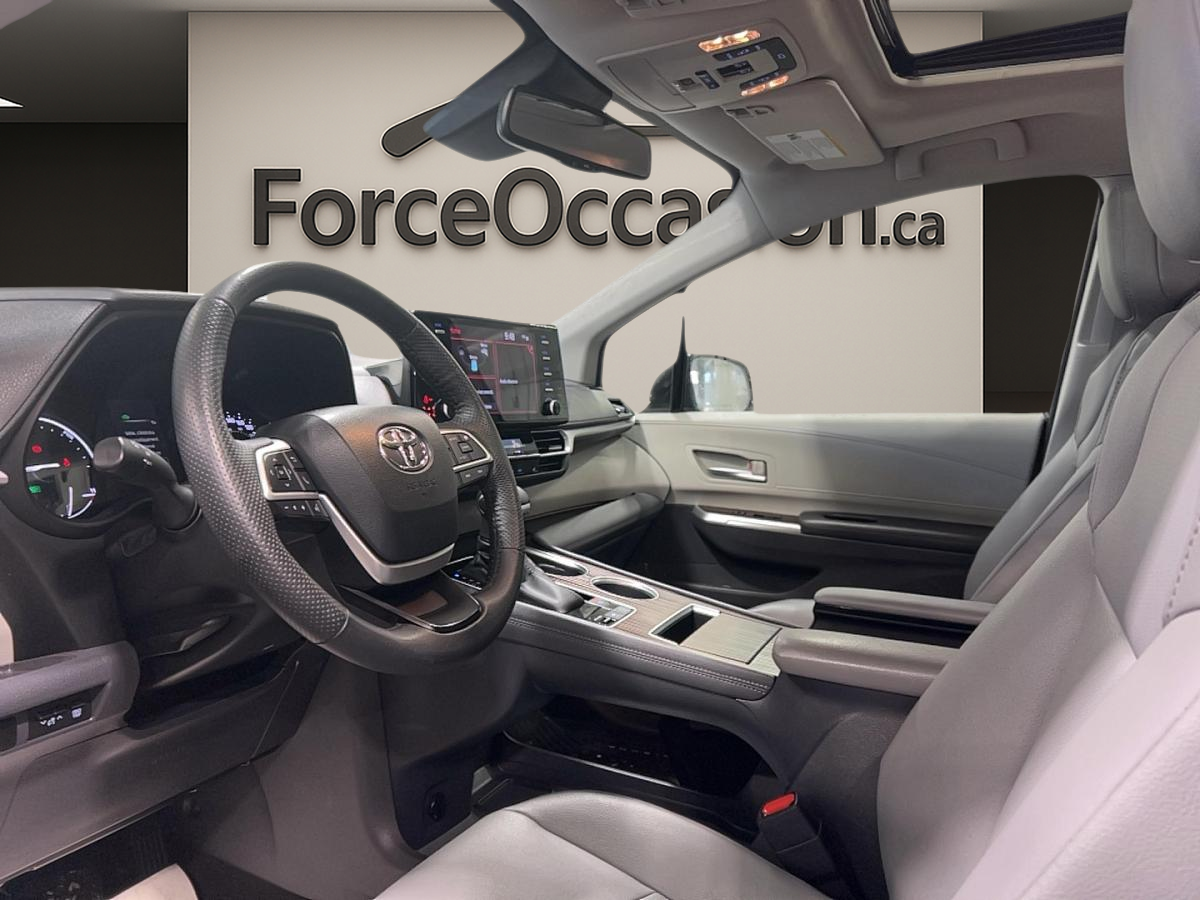 2023 Toyota Sienna - Image 10