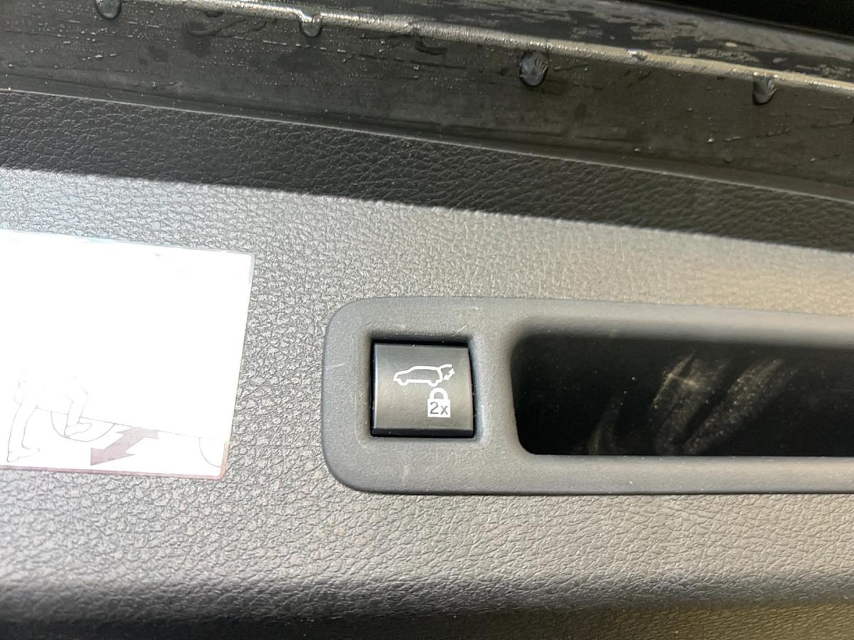 2023 Toyota Sienna - Image 32