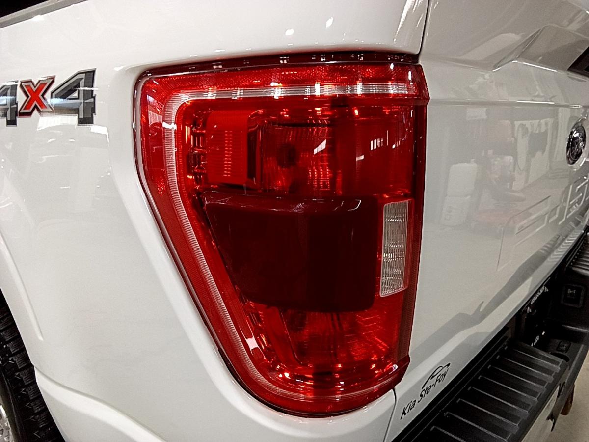 2022 Ford F-150 - Image 12