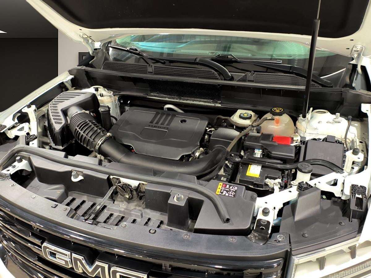 2021 GMC Acadia - Image 9