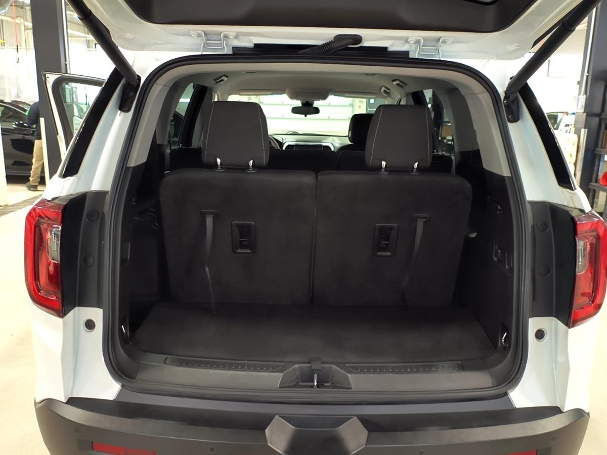 2021 GMC Acadia - Image 10