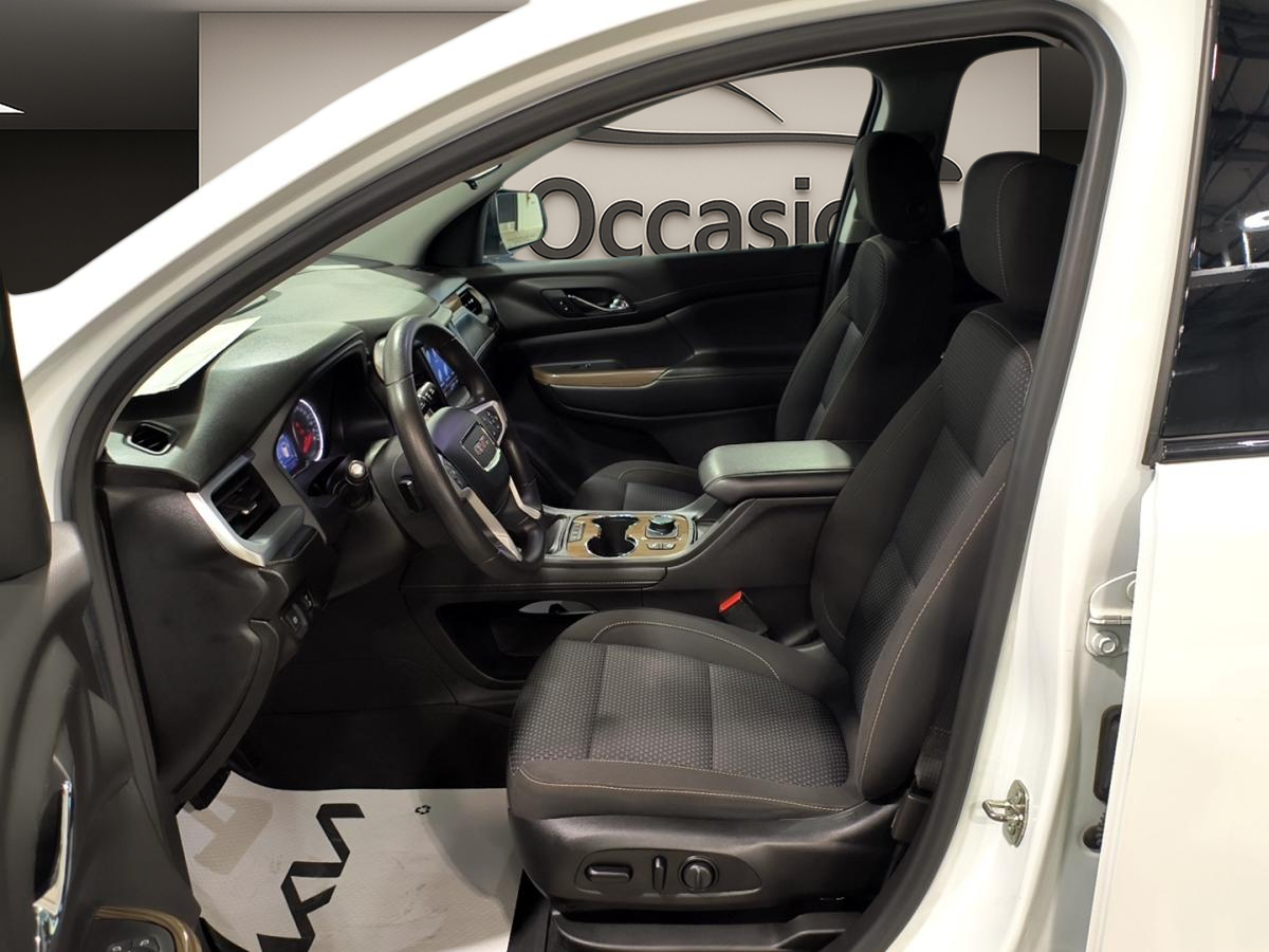 2021 GMC Acadia - Image 21