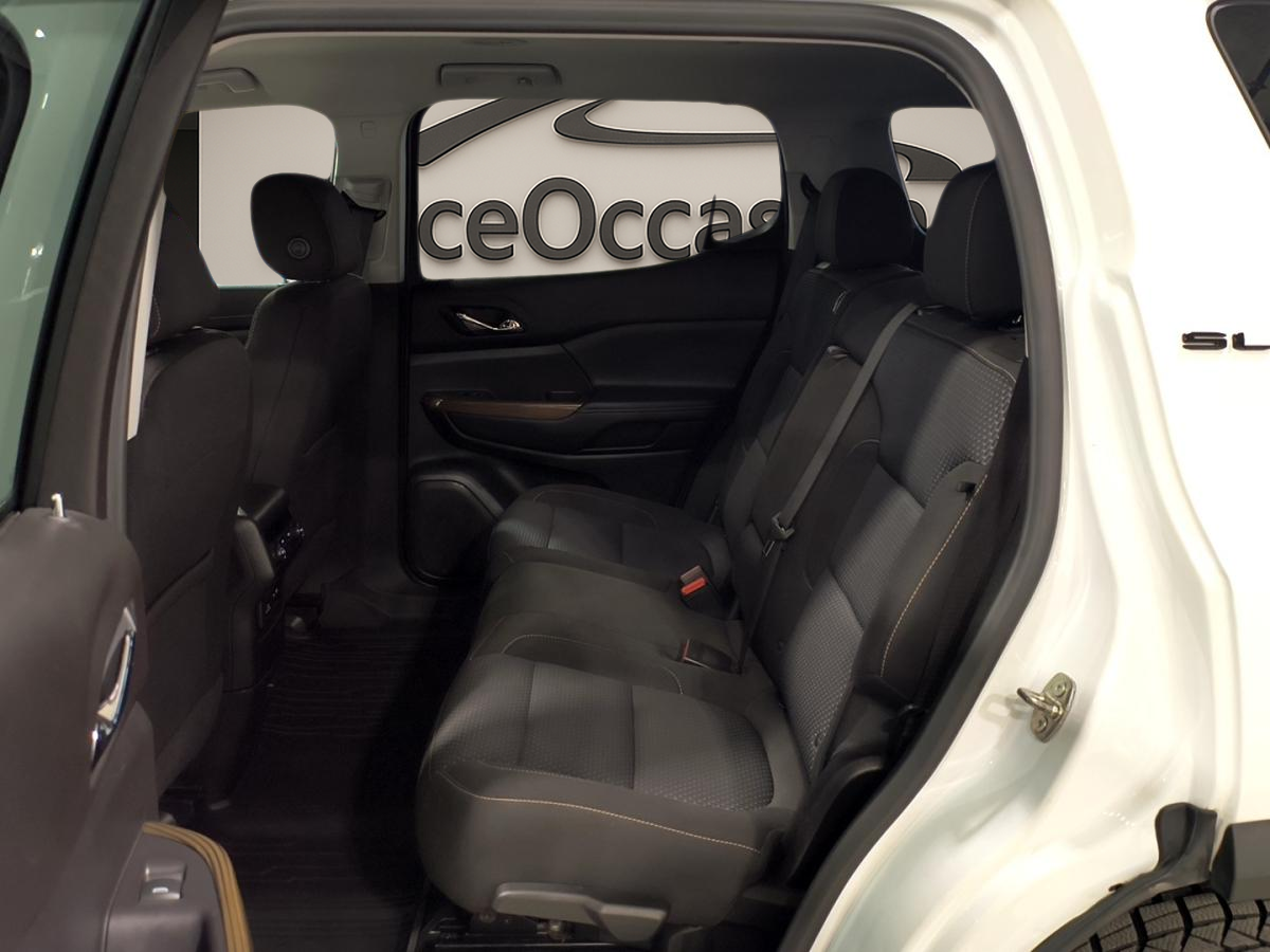 2021 GMC Acadia - Image 23