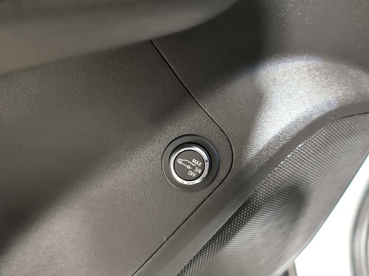 2021 GMC Acadia - Image 26