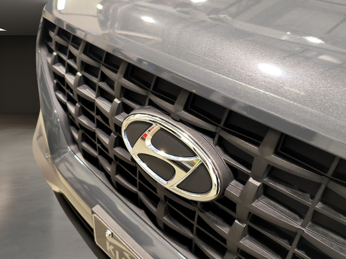 2024 Hyundai Venue - Image 11