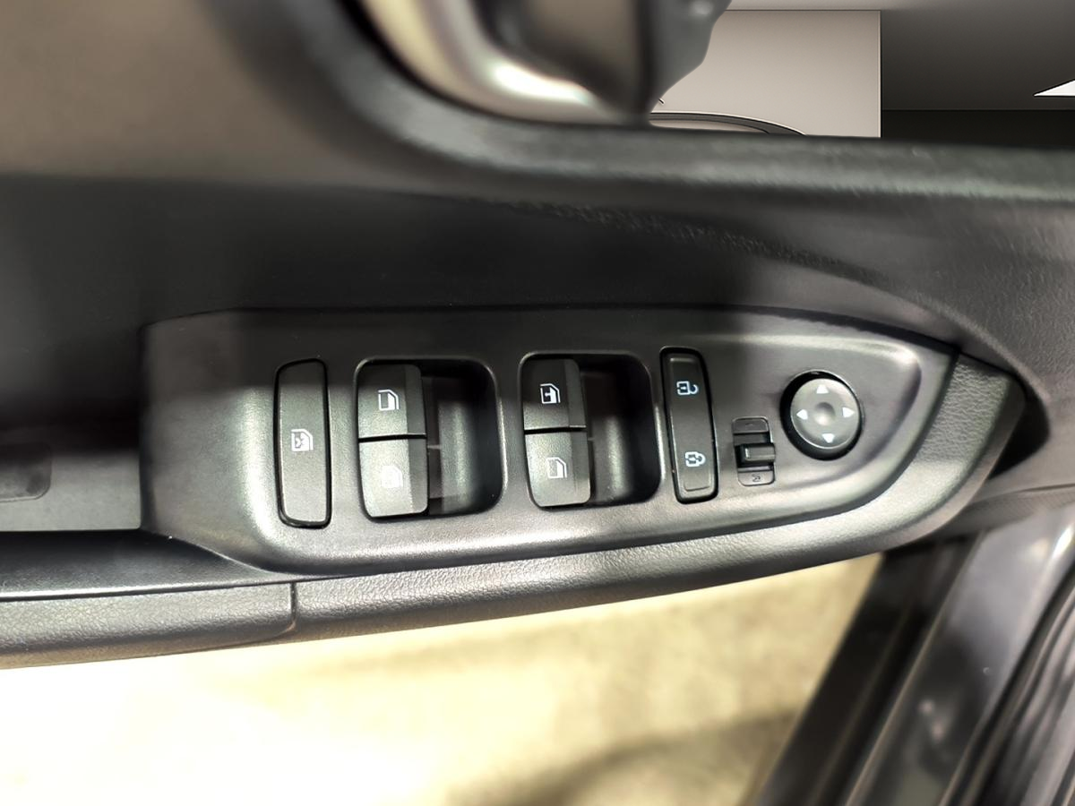 2024 Hyundai Venue - Image 23