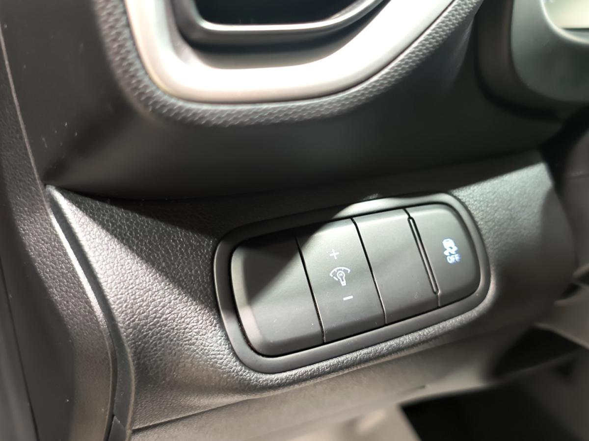 2024 Hyundai Venue - Image 25