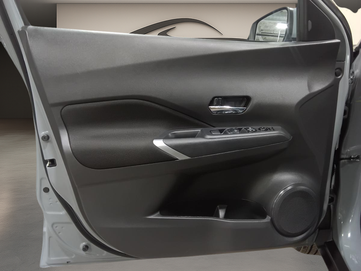 2025 Nissan Kicks Play - Image 11