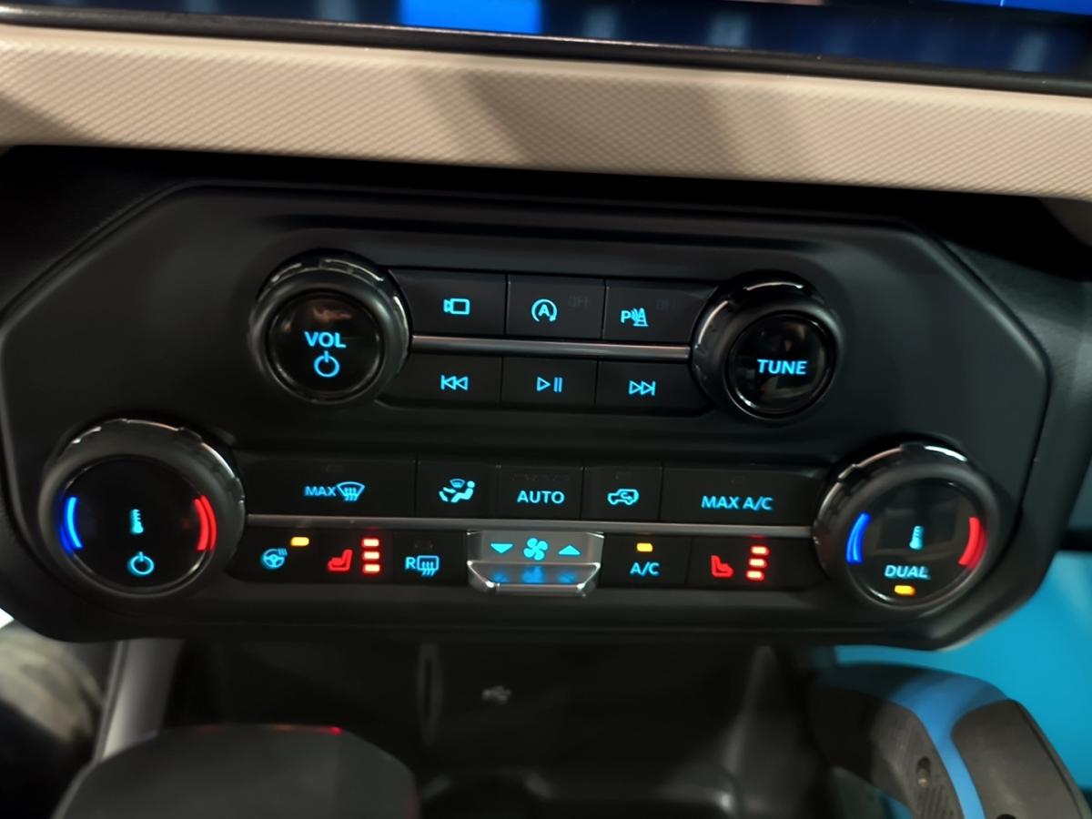 2022 Ford Bronco - Image 26