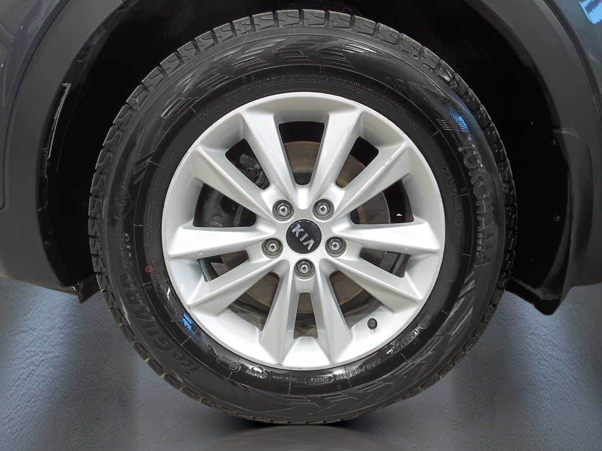 2020 Kia Sorento - Image 8