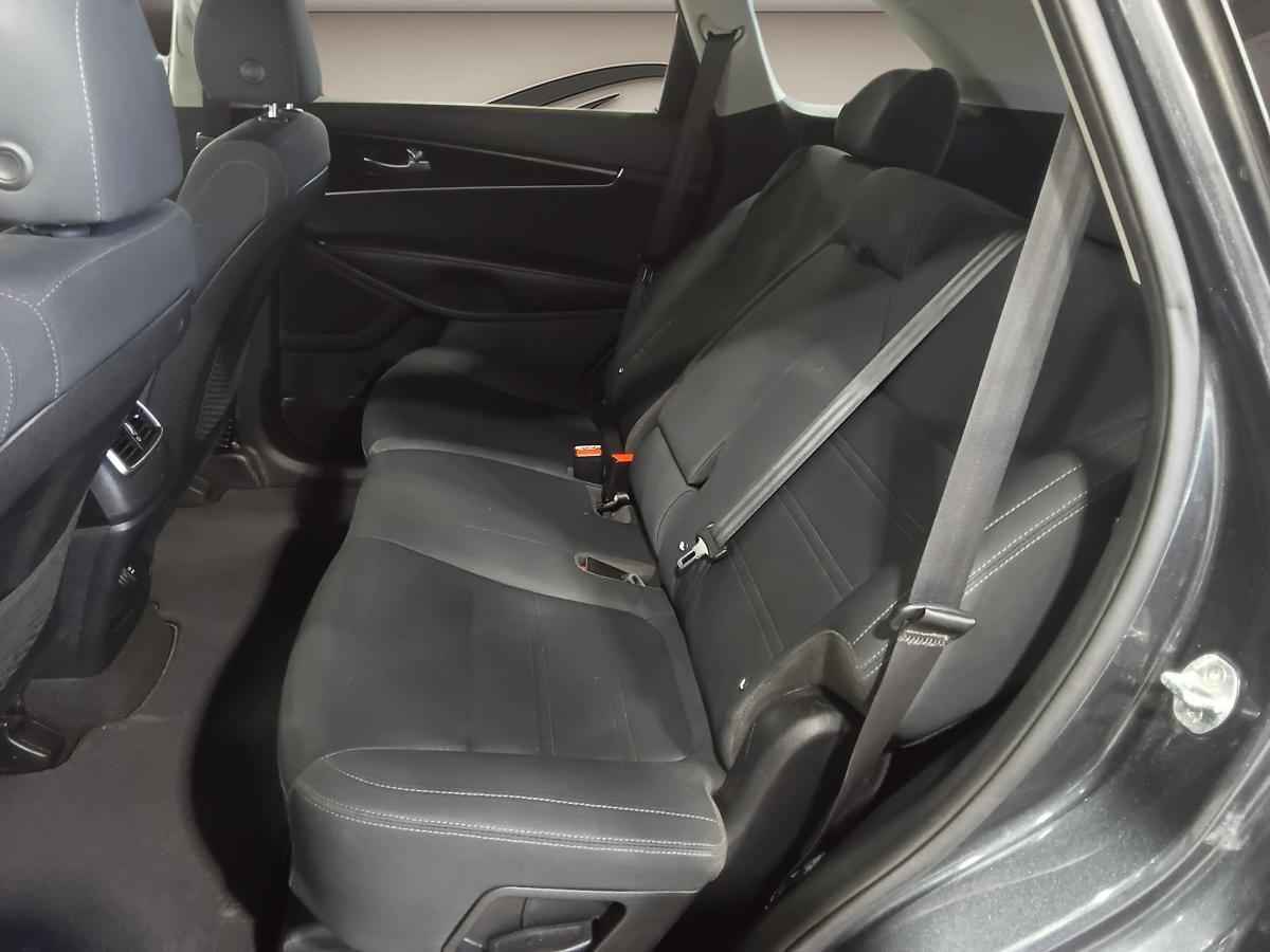 2020 Kia Sorento - Image 25