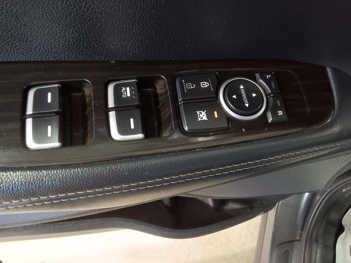 2020 Kia Sorento - Image 26