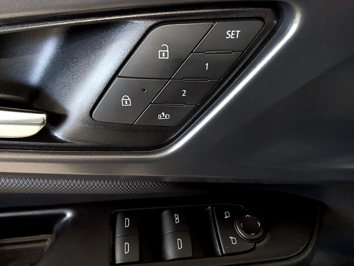 2025 Chevrolet Equinox EV - Image 29