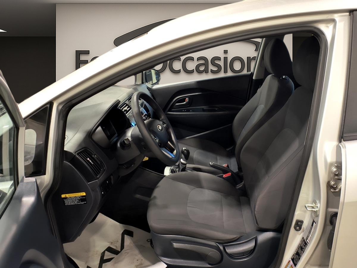 2017 Kia Rio - Image 19