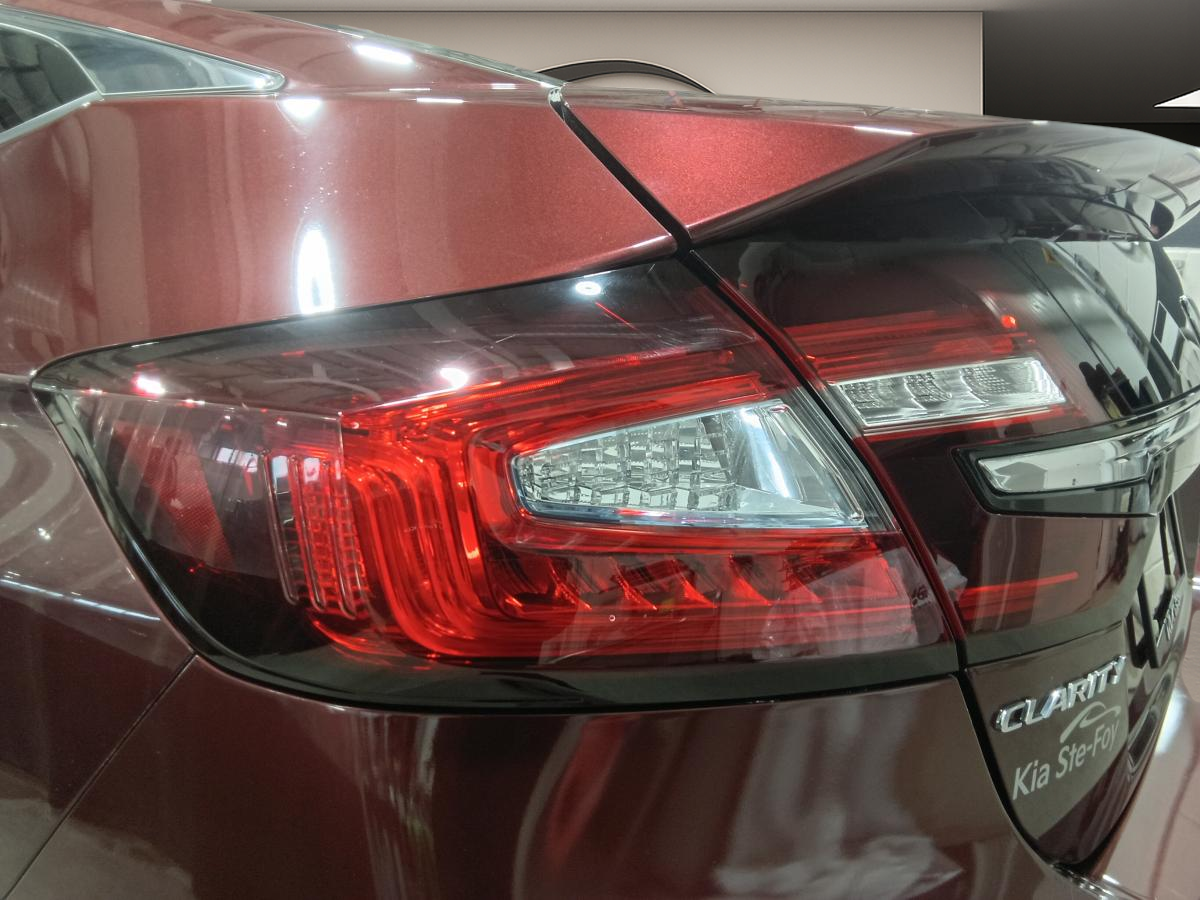 2018 Honda Clarity Plug-in Hybrid - Image 9
