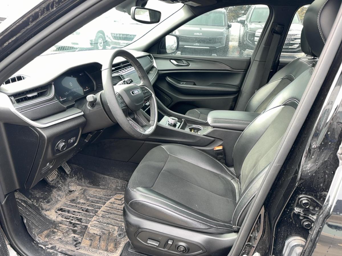 2024 Jeep Grand Cherokee L - Image 10