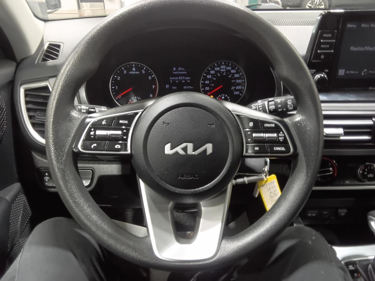 2022 Kia Seltos - Image 12