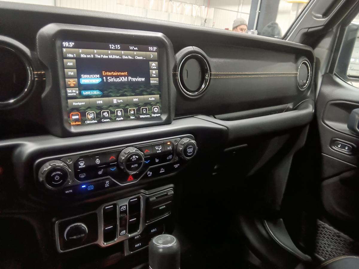 2023 Jeep Wrangler 4xe - Image 17