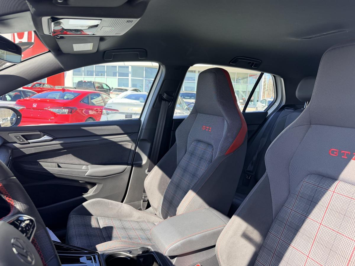 2024 Volkswagen Golf GTI - Image 8