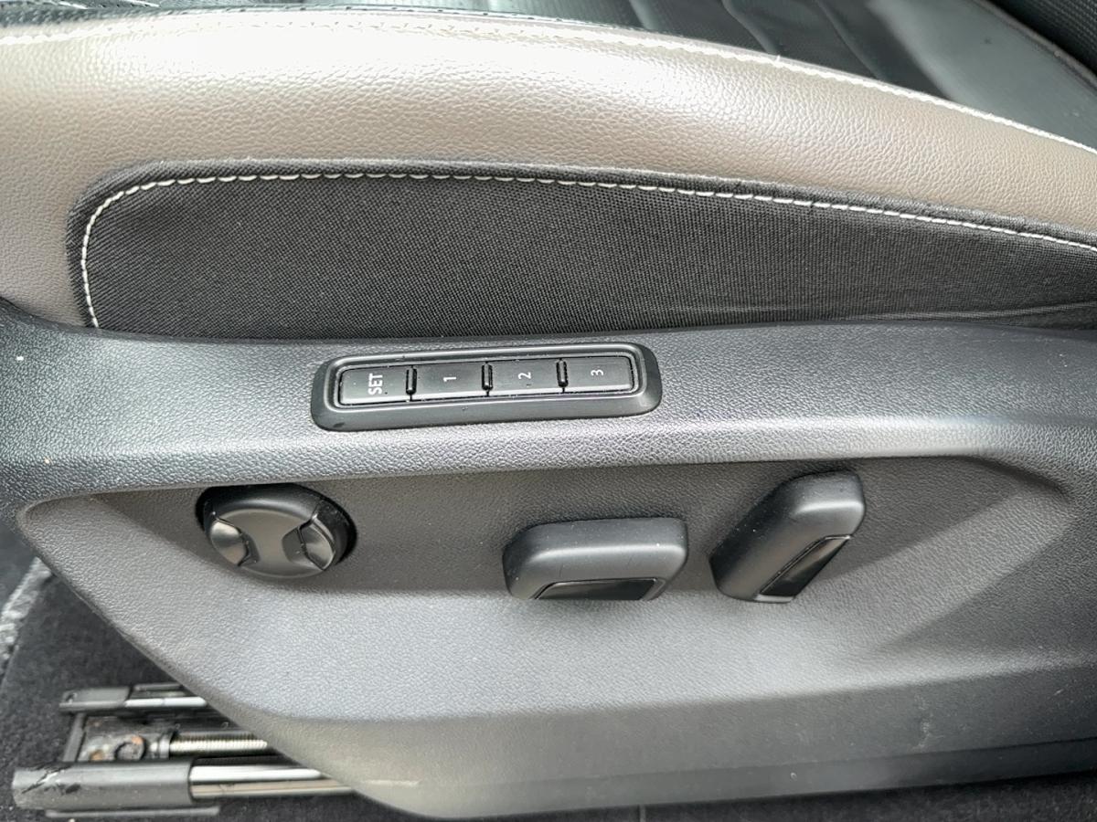 2023 Volkswagen Atlas Cross Sport - Image 15